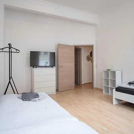 شقة Modern & Spacious In